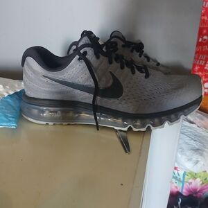 Nike air max Grey and black worn once like brand new